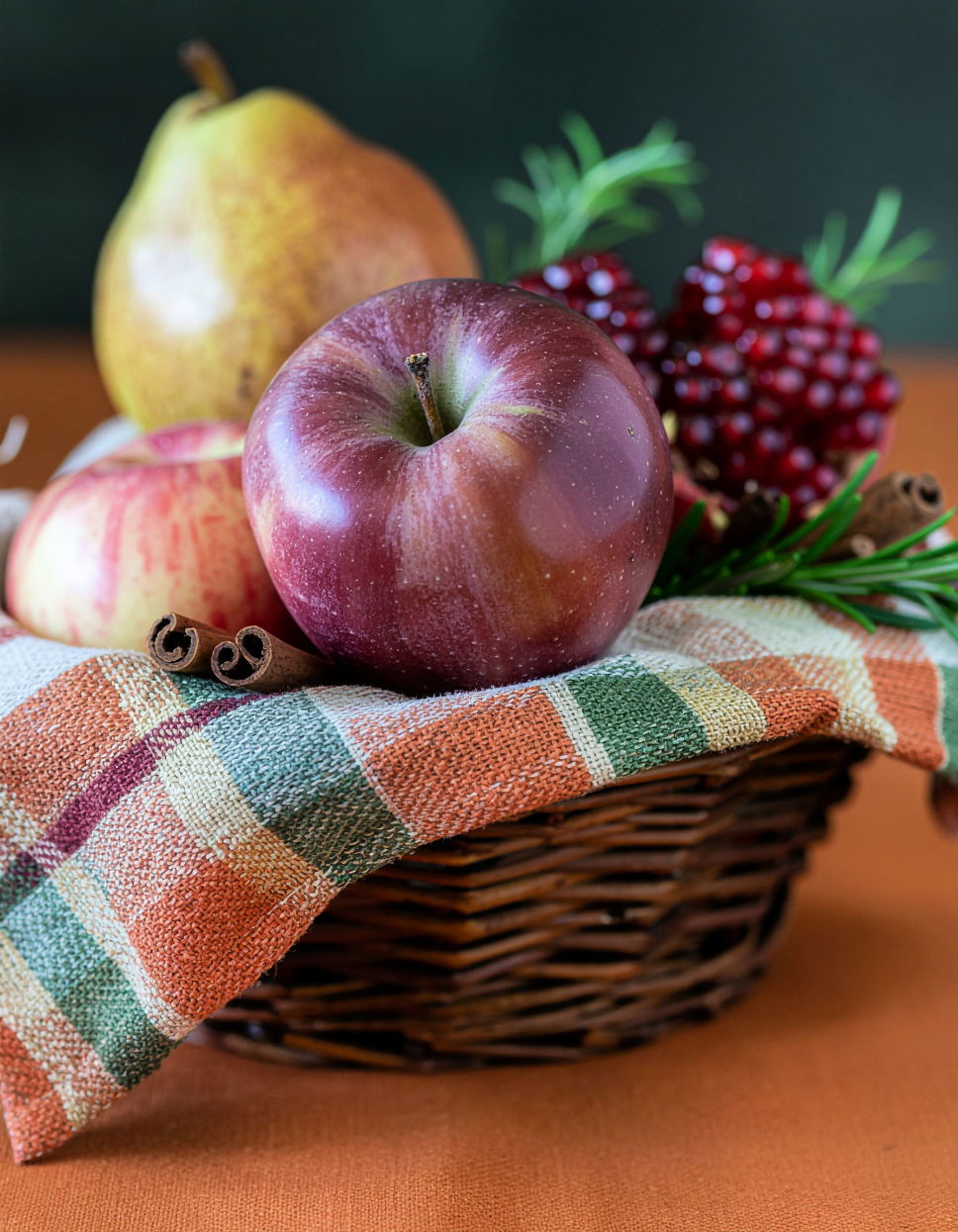 Fall Fruit Basket Thanksgiving Centerpiece Ideas