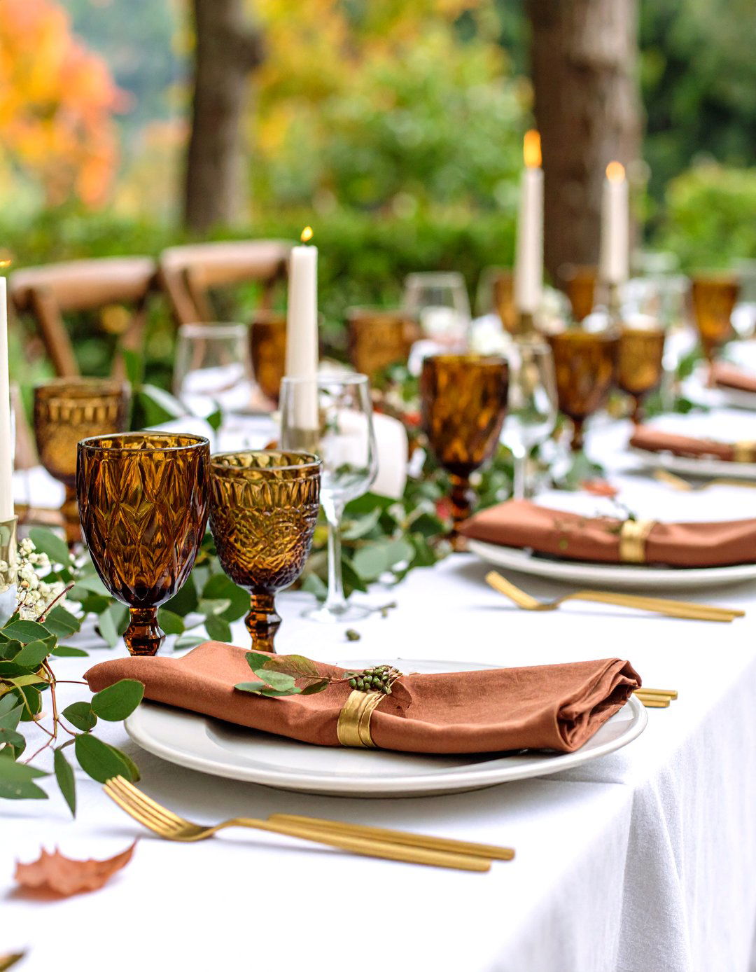 Amber Glassware Place Settings Fall Wedding Decor - 25 fall wedding décor ideas