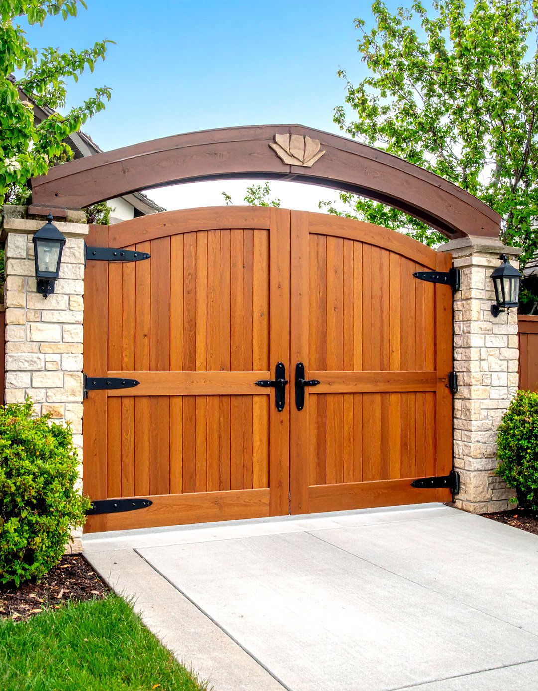 Carriage House Board and Batten Driveway Gate - 25 driveway gate ideas