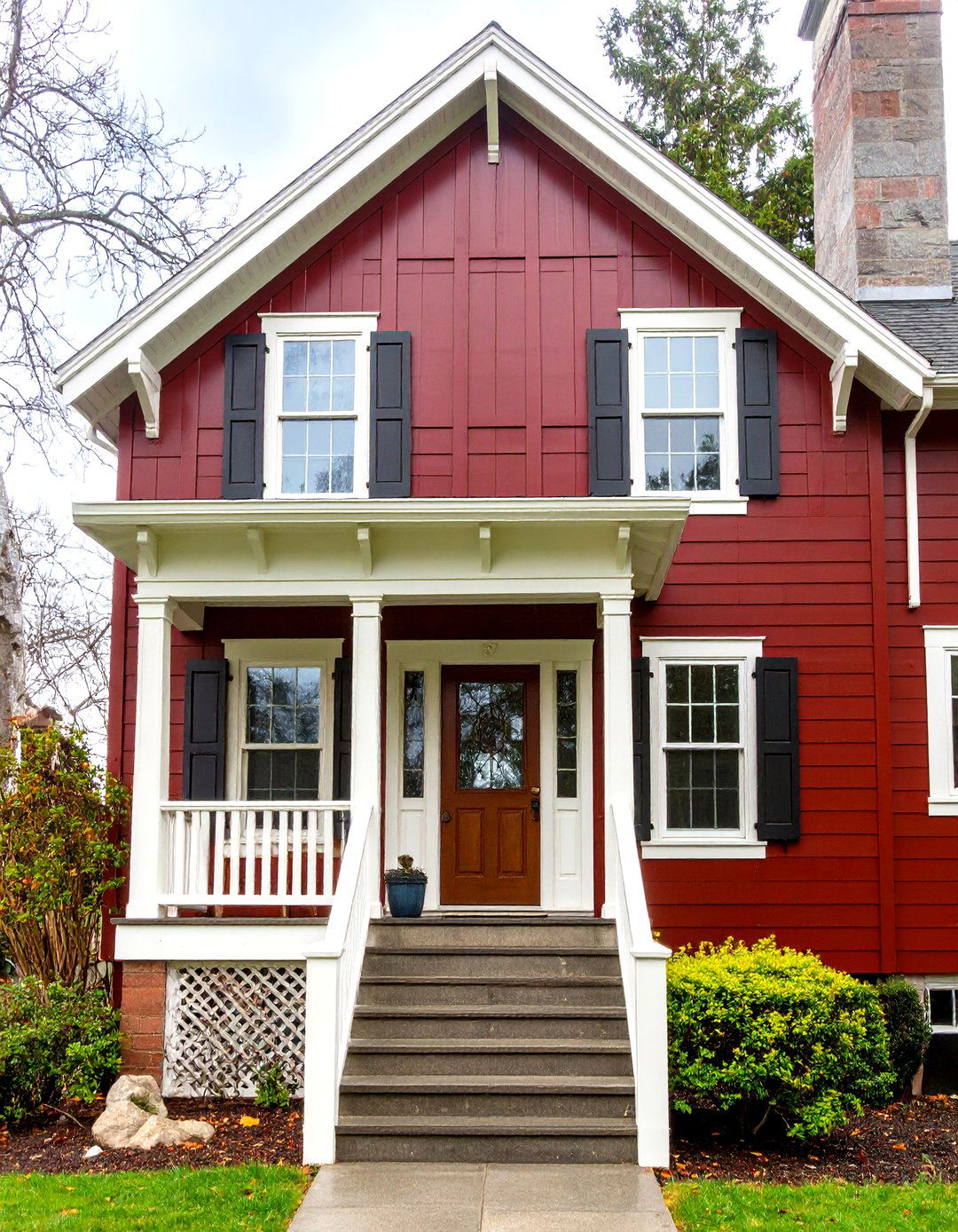 Cottage Red Paint Channels Historic Warmth - 25 dark red house exterior ideas