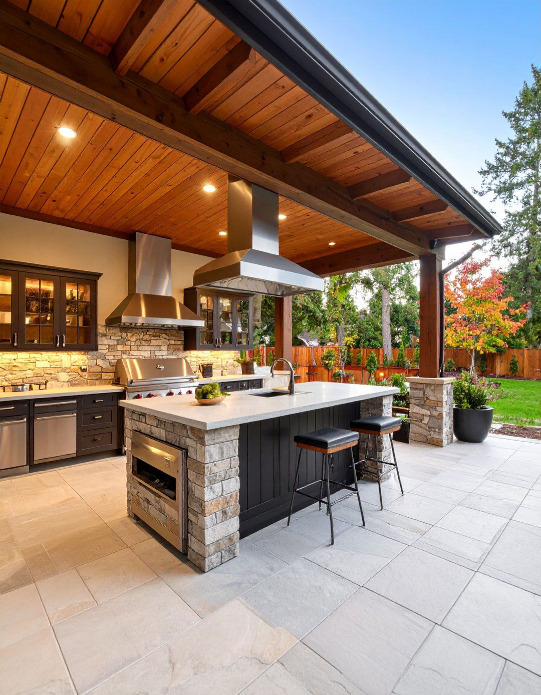 Covered Porch with Outdoor Kitchen - 25 covered porch ideas