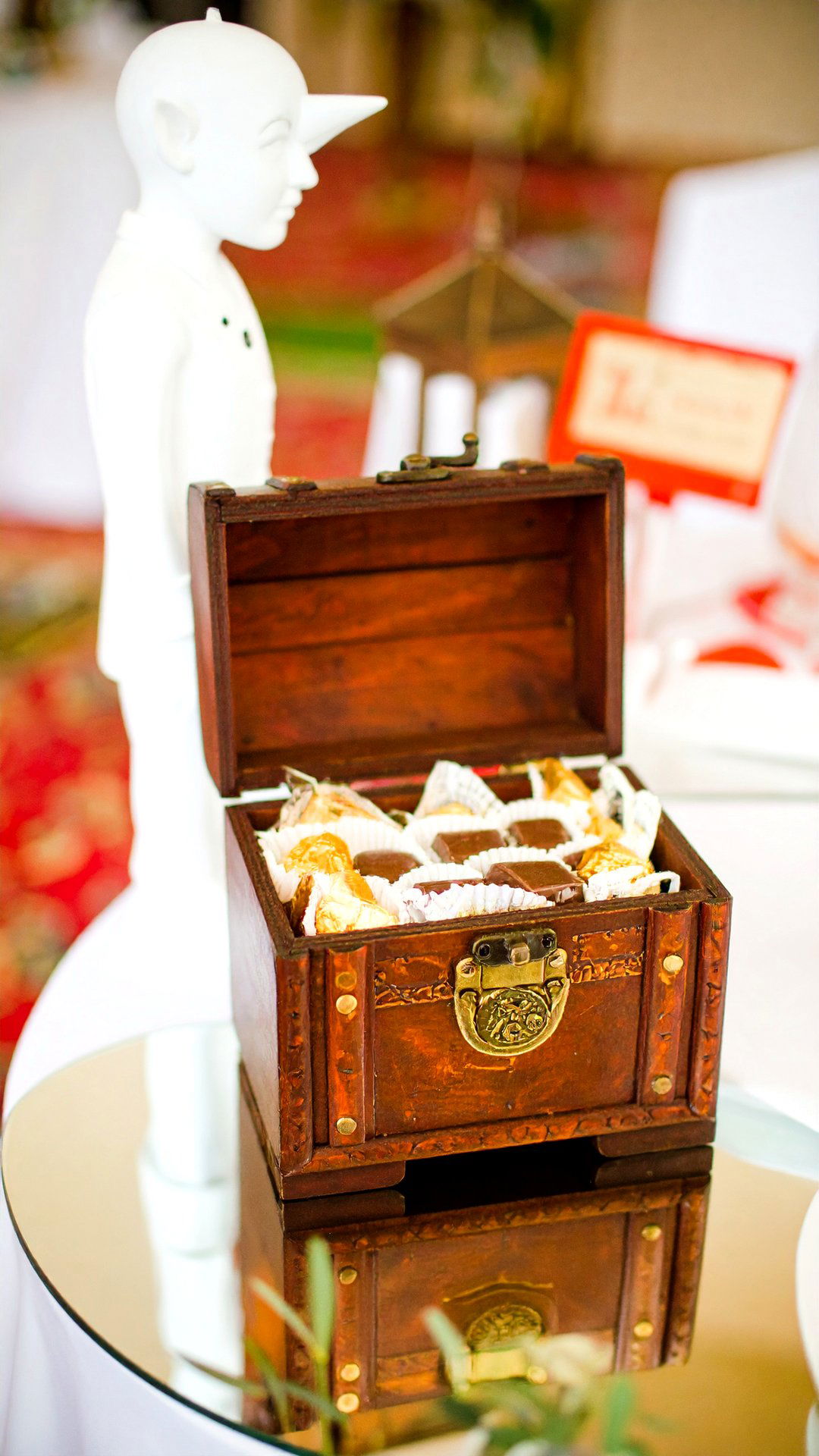 Mirror of Erised Backdrop Capturing Dreams at a Harry Potter Wedding - 25 harry potter wedding ideas