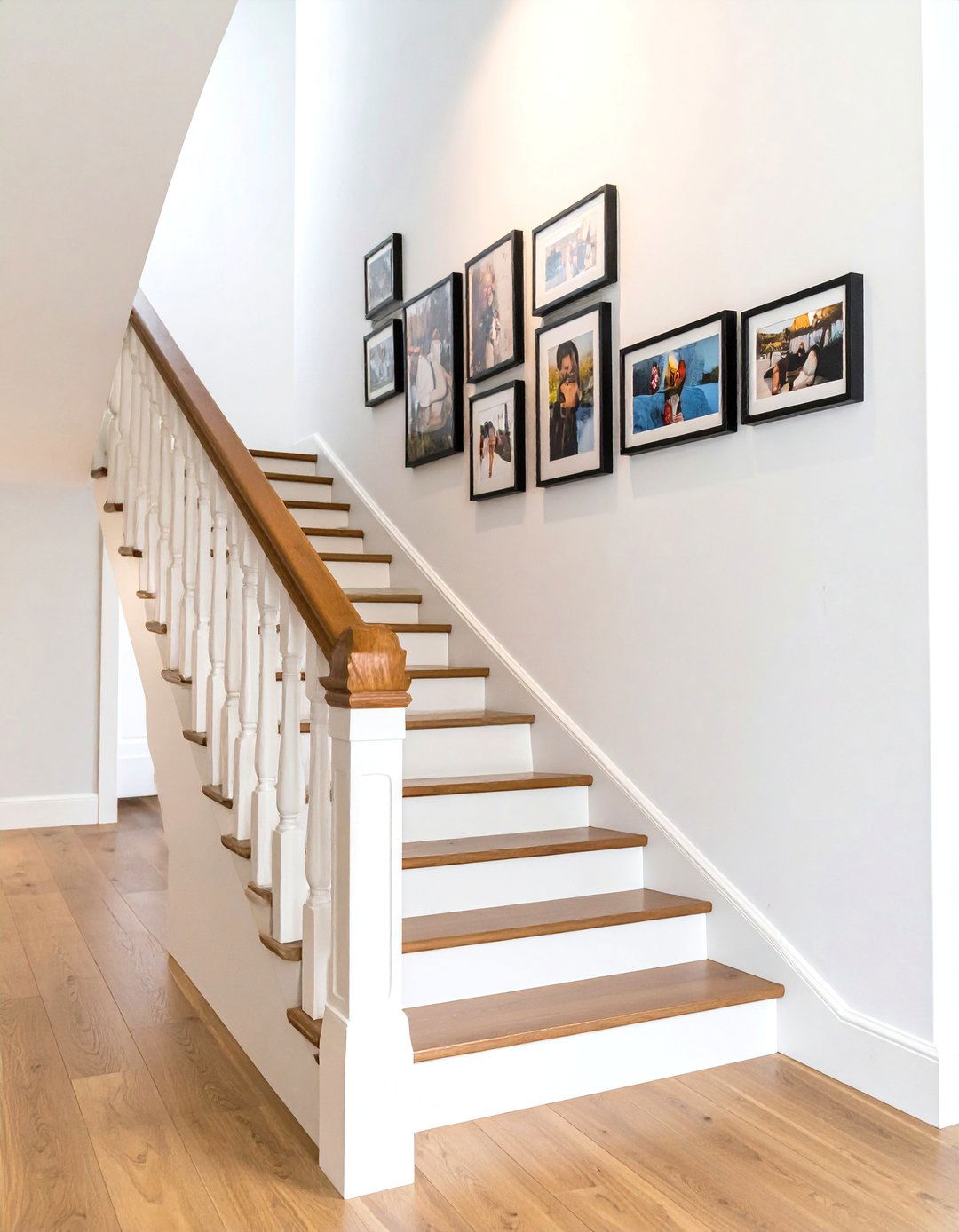 Staircase Climb Family Picture Wall - 25 family picture wall ideas