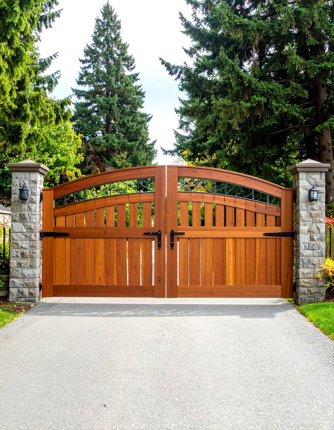 Western Red Cedar Double Swing Privacy Driveway Gate - 25 driveway gate ideas